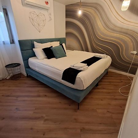 Yalarent Afarsemon Apartments With Pool - For Families & Couples Eilat Exterior foto